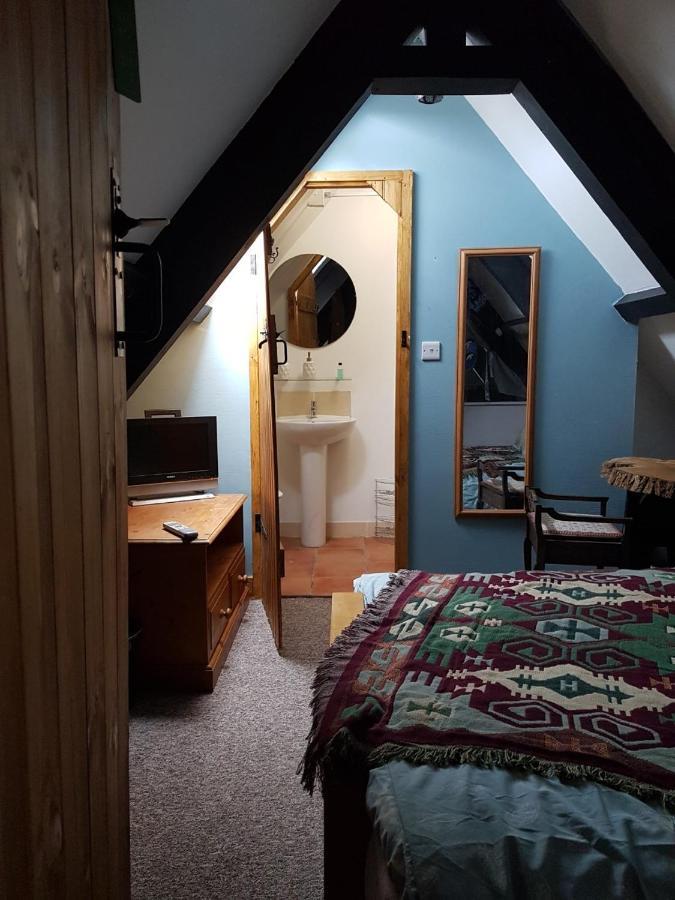 James John Hamilton House And Backpacker Hostel Фішгард Екстер'єр фото